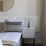 Elite Aura Old Town Apartman *