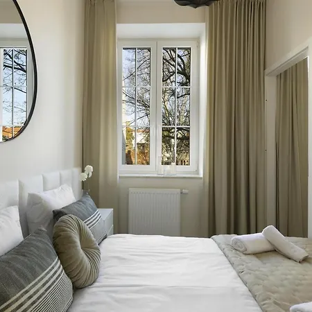 Elite Aura Old Town *