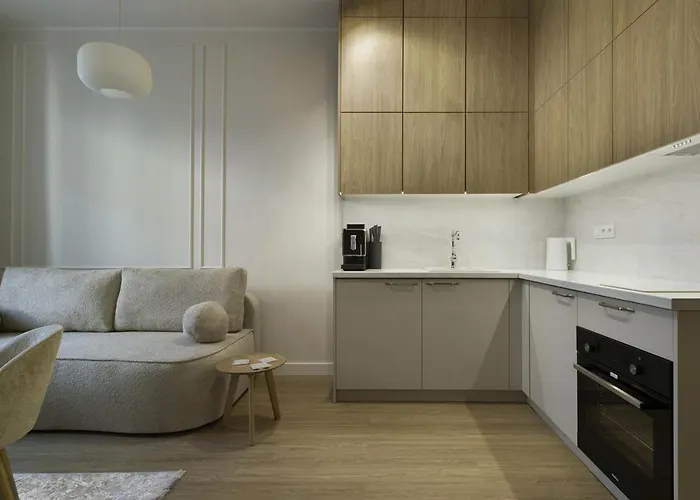 Elite Aura Old Town 아파트