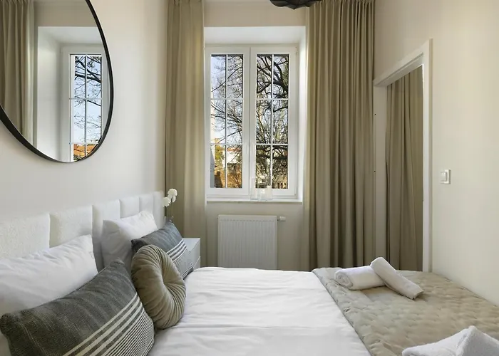 Elite Aura Old Town *